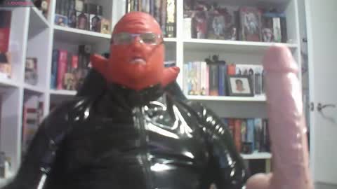Snapshot of sumisolatex chatting on 12.04.25 Sumisolatex online show from 12.04.25