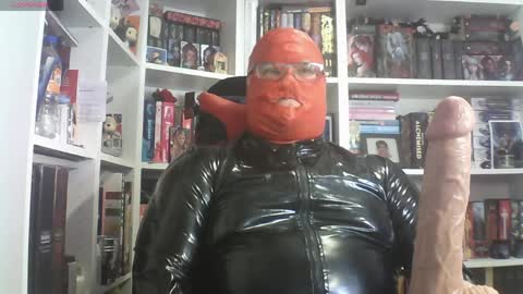Snapshot of sumisolatex chatting on 04.17.26 Sumisolatex online show from 04.17.26
