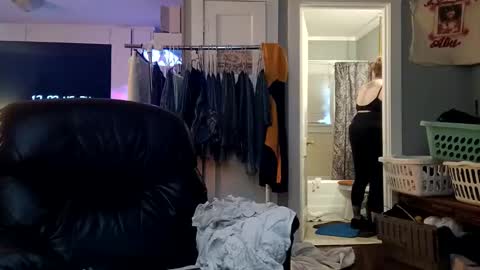 Summer Divine online show from 09.12.25