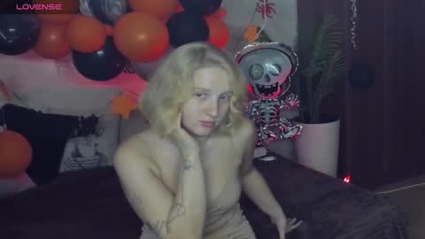 Snapshot of summerjem chatting on 10.31.25 summerjem online show from 10.31.25