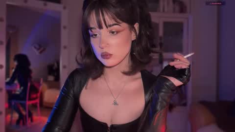 Miss Nelly online show from 11.17.25