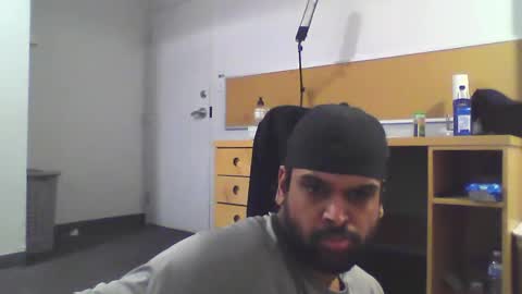 Snapshot of sundoog chatting on 02.04.25 Sundoog online show from 02.04.25