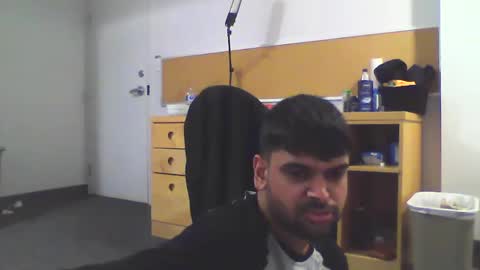 Snapshot of sundoog chatting on 02.13.25 Sundoog online show from 02.13.25