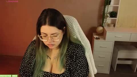 Tina. Im topless model  online show from 11.06.25