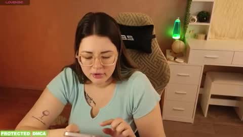 Tina. Im topless model  online show from 03.11.26