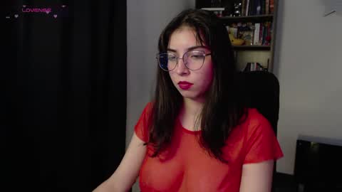 Snapshot of sunflower_uwu chatting on 03.17.26 violetta online show from 03.17.26