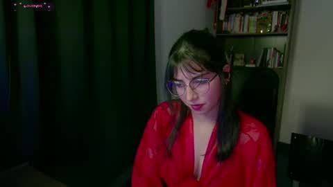 Snapshot of sunflower_uwu chatting on 07.14.26 violetta online show from 07.14.26