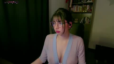 Snapshot of sunflower_uwu chatting on 07.22.26 violetta online show from 07.22.26