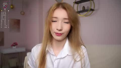 Lily online show from 09.28.25