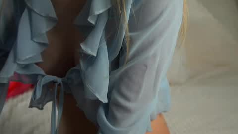 Lily online show from 04.10.26