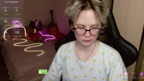 Snapshot of sunny_mood chatting on 03.29.26 sunny mood online show from 03.29.26