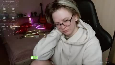 Snapshot of sunny_mood chatting on 04.15.26 sunny mood online show from 04.15.26