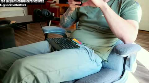 sunny valentine online show from 04.17.26