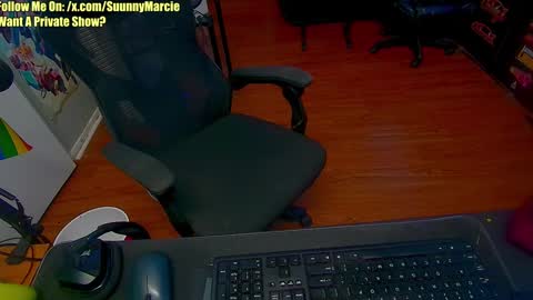 Snapshot of sunnymarcie chatting on 03.04.25 Sunny Marcie online show from 03.04.25