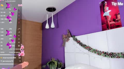 Snapshot of sunnypage chatting on 02.04.25 online show from 02.04.25