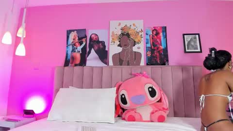 Snapshot of sunnypage chatting on 10.18.25 online show from 10.18.25