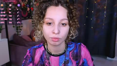 Mia online show from 04.11.26