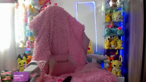     RAVENCLAU GIRL  online show from 02.12.25