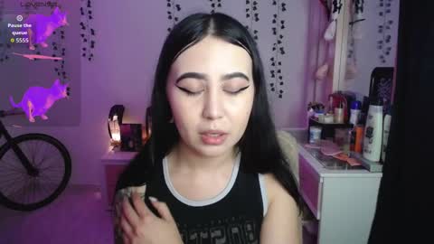 Snapshot of sunset_pienk chatting on 02.17.26 Sunset online show from 02.17.26