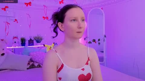 Snapshot of sunshine_blaze chatting on 02.04.26 Alice online show from 02.04.26