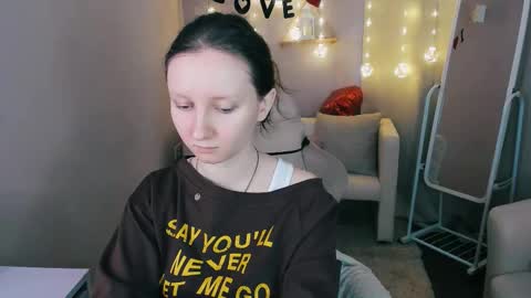 Snapshot of sunshine_blaze chatting on 02.15.26 Alice online show from 02.15.26