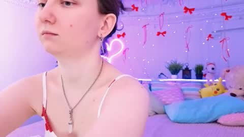 Snapshot of sunshine_blaze chatting on 02.19.26 Alice online show from 02.19.26