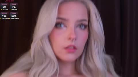 Snapshot of sunshinegirlx chatting on 10.26.25 Alice online show from 10.26.25