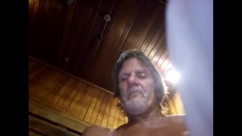 Snapshot of suntroll chatting on 01.06.25 Suntroll online show from 01.06.25