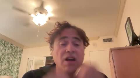 Snapshot of supercuba777 chatting on 04.15.26 Super online show from 04.15.26