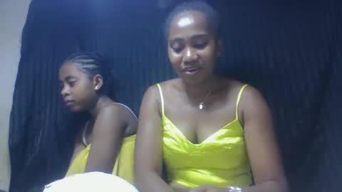 Snapshot of surbelle chatting on 01.14.26 surbelle online show from 01.14.26