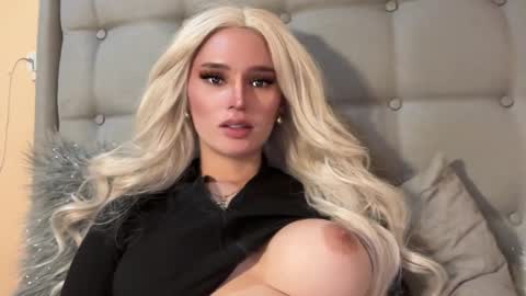 Mia online show from 12.06.24