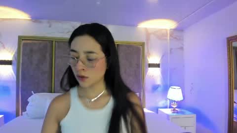 Snapshot of susa1userma_ chatting on 05.11.26 Susann online show from 05.11.26