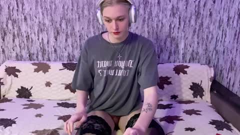 Snapshot of susan228 chatting on 01.22.25 Vladiva online show from 01.22.25