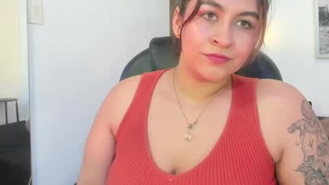 Snapshot of susana_garciia1 chatting on 04.22.26 Susana online show from 04.22.26