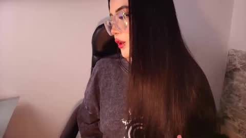 Snapshot of susana_hank chatting on 04.26.26 susana online show from 04.26.26