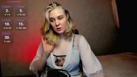 Snapshot of susanbev chatting on 02.25.26 susanbev online show from 02.25.26