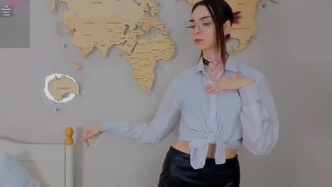 Snapshot of susannahtrojahn chatting on 02.16.26 susannahtrojahn online show from 02.16.26