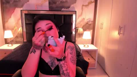 susanvilla online show from 11.18.25