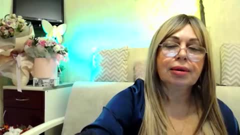 Snapshot of susiexnoreen chatting on 04.21.26 SusiexNoreen online show from 04.21.26