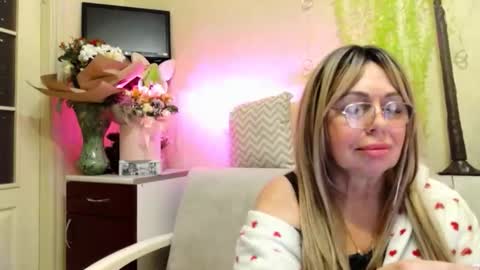 Snapshot of susiexnoreen chatting on 04.29.26 SusiexNoreen online show from 04.29.26