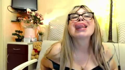 SusiexNoreen online show from 06.18.26