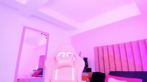 Sussan Nicole  online show from 11.08.25