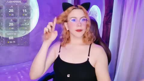 Snapshot of sussiestrawberry chatting on 11.26.25 Sussie online show from 11.26.25