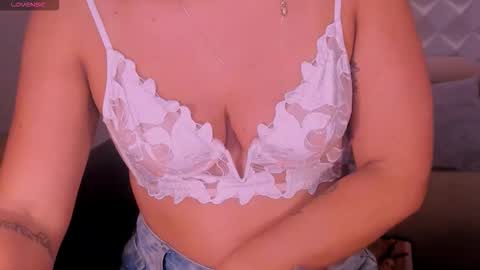 Snapshot of sussybell_ chatting on 10.31.25 Sussy Bell online show from 10.31.25