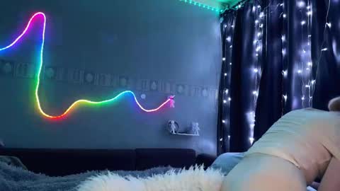 Snapshot of suzannabarmes chatting on 03.12.26 Stacy online show from 03.12.26