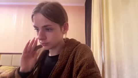 Snapshot of suzannetigerino chatting on 06.12.26 Emila online show from 06.12.26