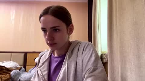 Snapshot of suzannetigerino chatting on 06.15.26 Emila online show from 06.15.26