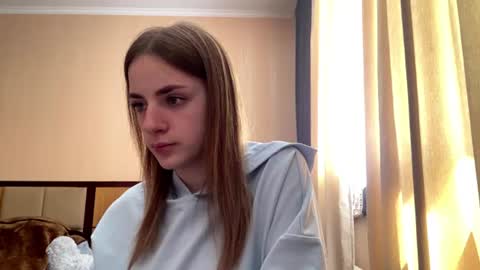 Snapshot of suzannetigerino chatting on 06.16.26 Emila online show from 06.16.26