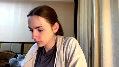 Snapshot of suzannetigerino chatting on 06.28.26 Emila online show from 06.28.26