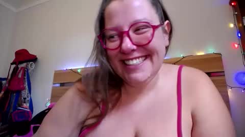 Snapshot of suziestardust chatting on 02.16.26 suzie stardust online show from 02.16.26